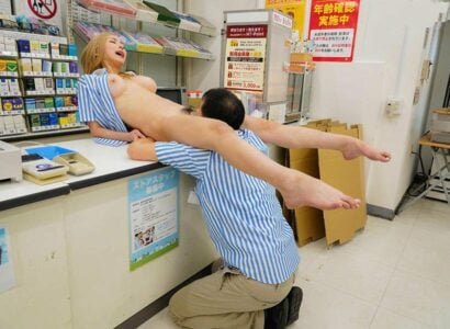 Em gái trẻ đã muốn quan hệ và bị anh quản lý đụ đến nát lồn
